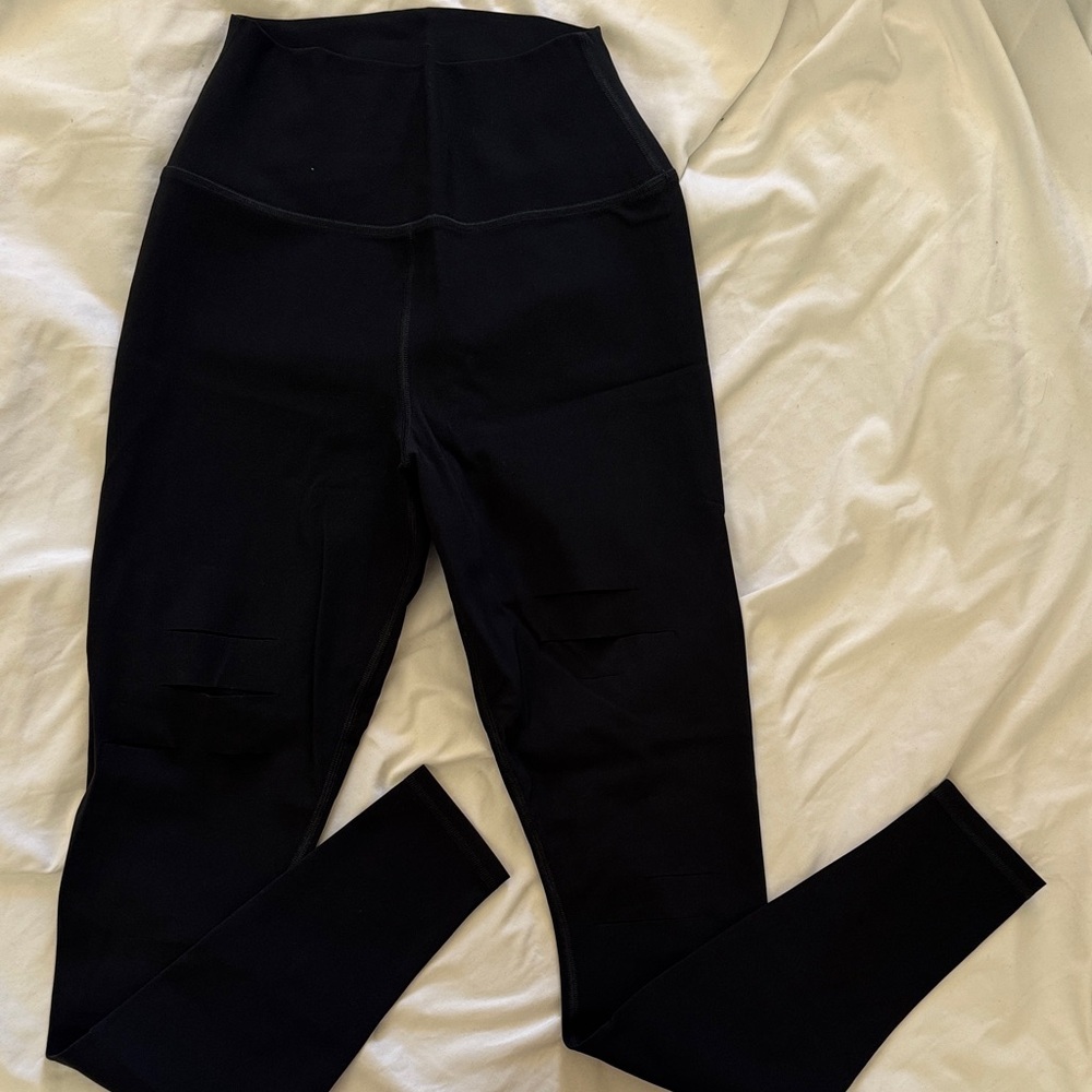 Alo Yoga Black Warrior Leggings — ALO Logo